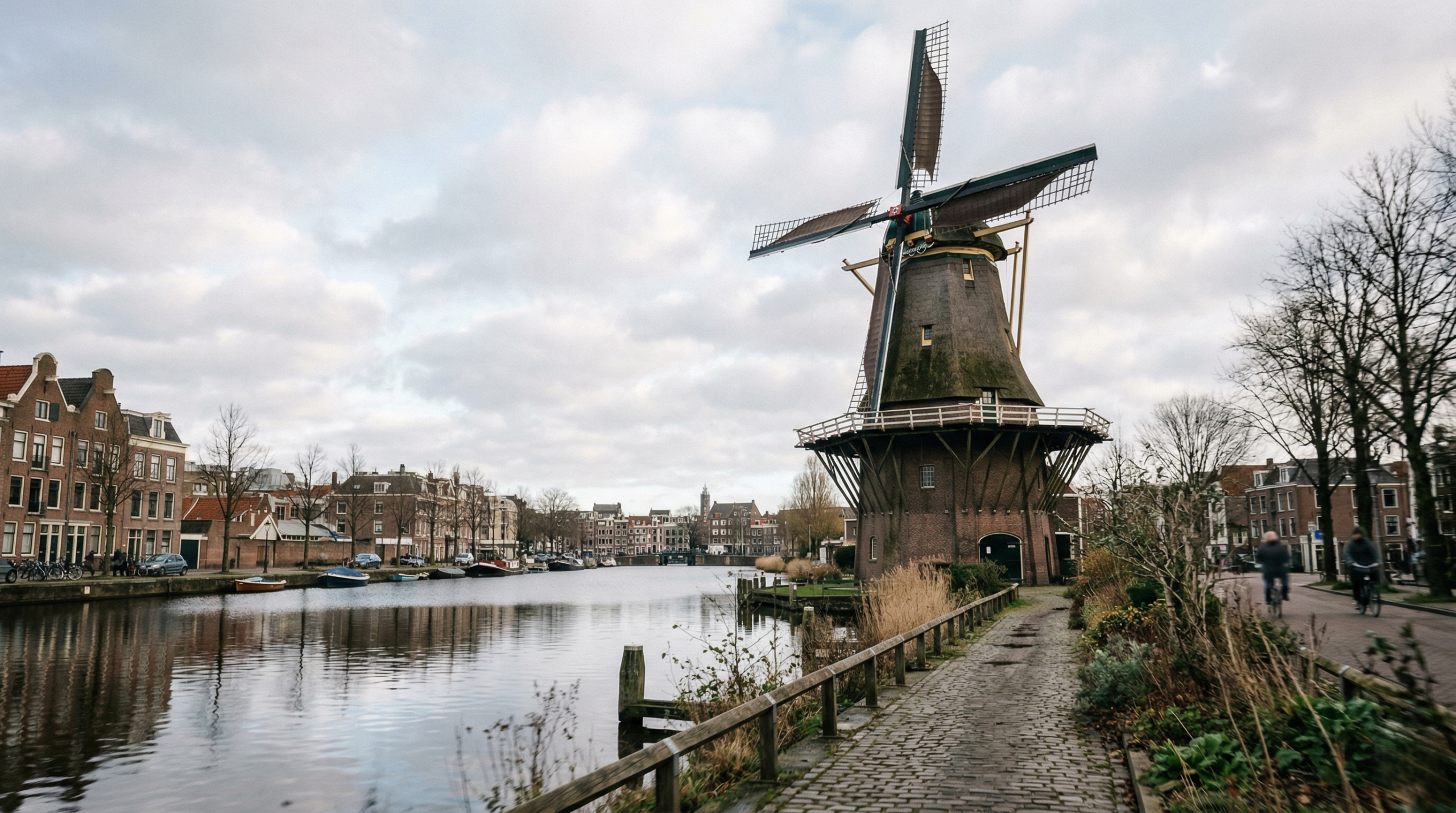 5 Days in Netherlands Itinerary (Amsterdam + Zaanse Schans + Volendam)